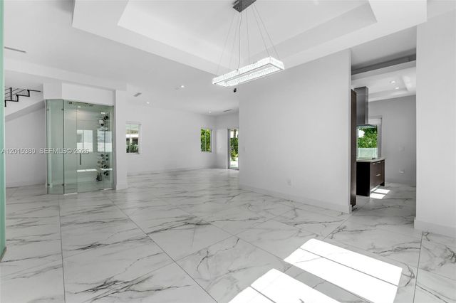 8221 NW 34th Dr, Doral, FL 33122
