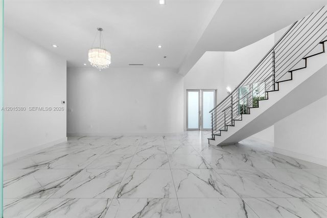 8221 NW 34th Dr, Doral, FL 33122