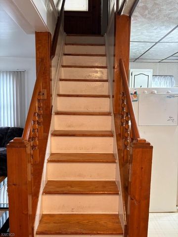 91 Birchwood Dr, Elmwood Park Boro, NJ 07407