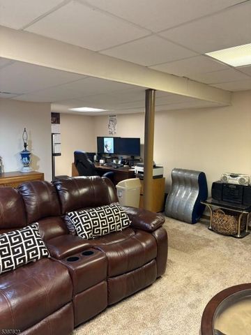 91 Birchwood Dr, Elmwood Park Boro, NJ 07407