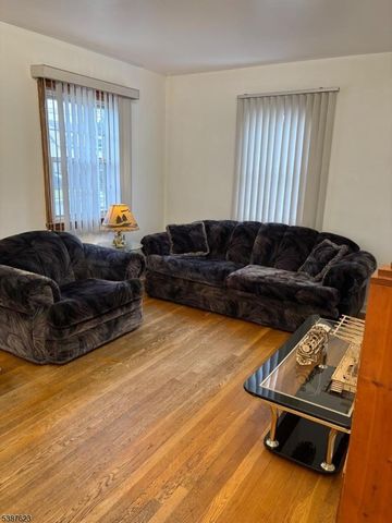 91 Birchwood Dr, Elmwood Park Boro, NJ 07407