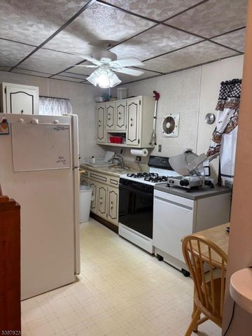 91 Birchwood Dr, Elmwood Park Boro, NJ 07407