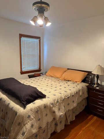 91 Birchwood Dr, Elmwood Park Boro, NJ 07407