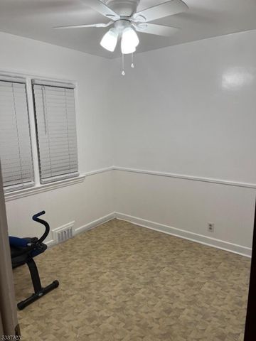 91 Birchwood Dr, Elmwood Park Boro, NJ 07407