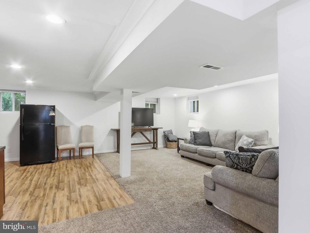 Image 17 of property listing at 380 SHEFFIELD RD, Severna Park, MD 21146