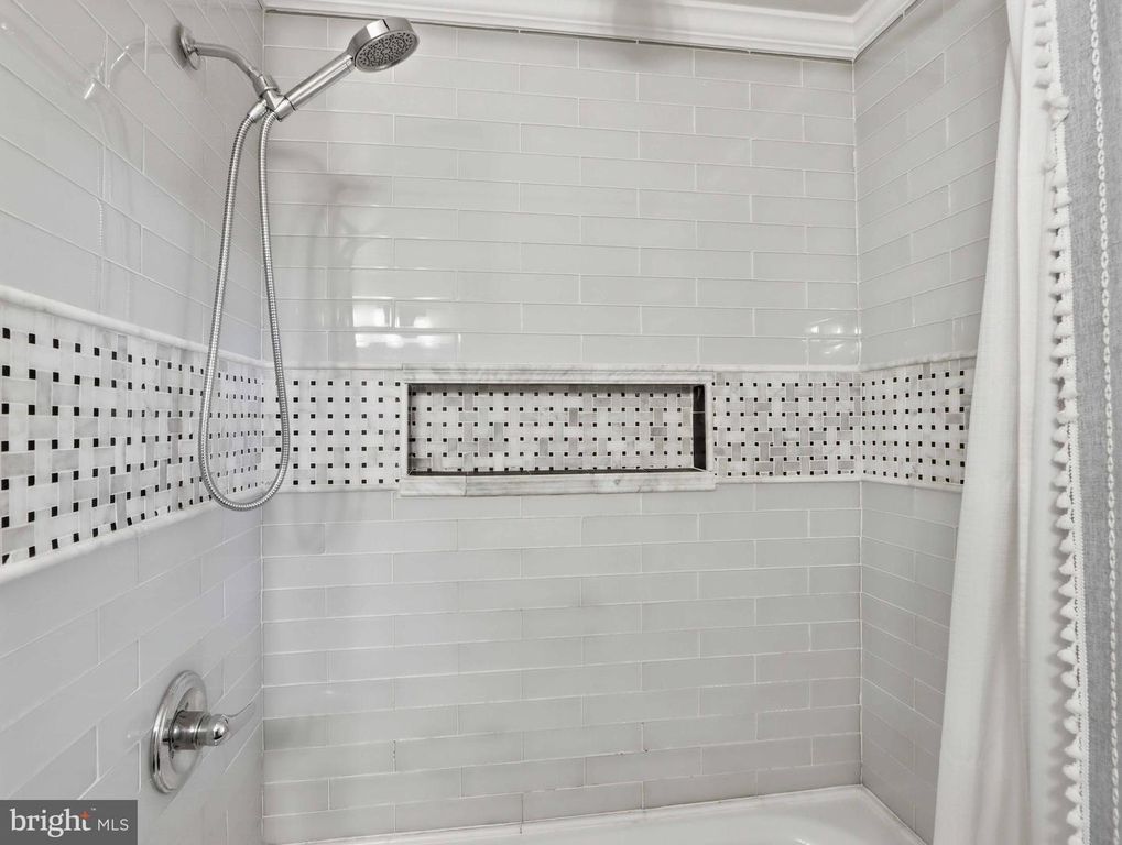 Image 33 of property listing at 380 SHEFFIELD RD, Severna Park, MD 21146