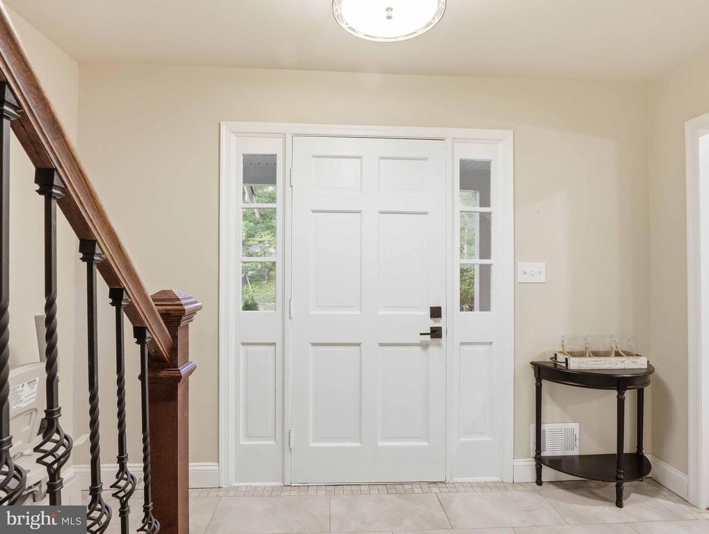 Image 3 of property listing at 380 SHEFFIELD RD, Severna Park, MD 21146