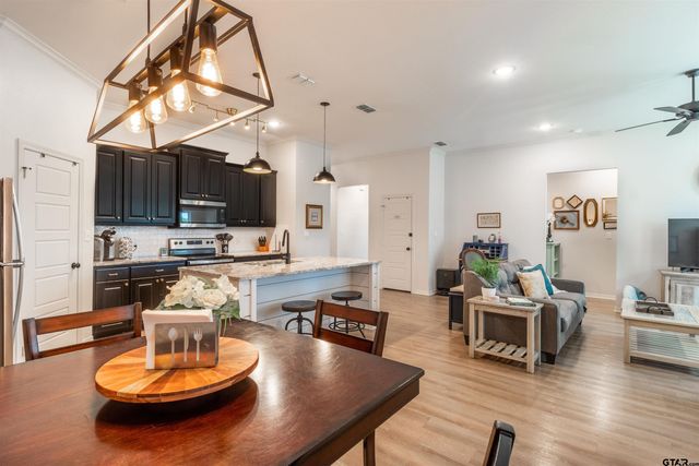 1668 Alamo Crossing Rd, Tyler, TX 75701