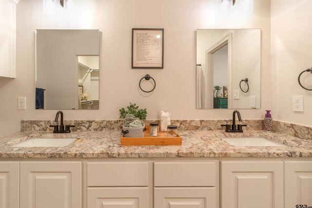 1668 Alamo Crossing Rd, Tyler, TX 75701