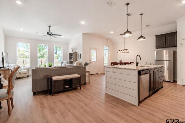 1668 Alamo Crossing Rd, Tyler, TX 75701