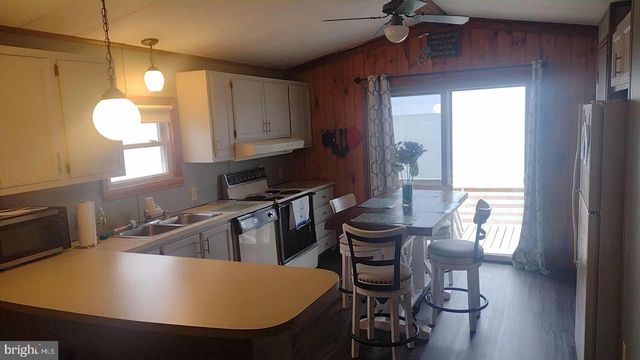 212 NEW JERSEY AVE, Fortescue, NJ 08321