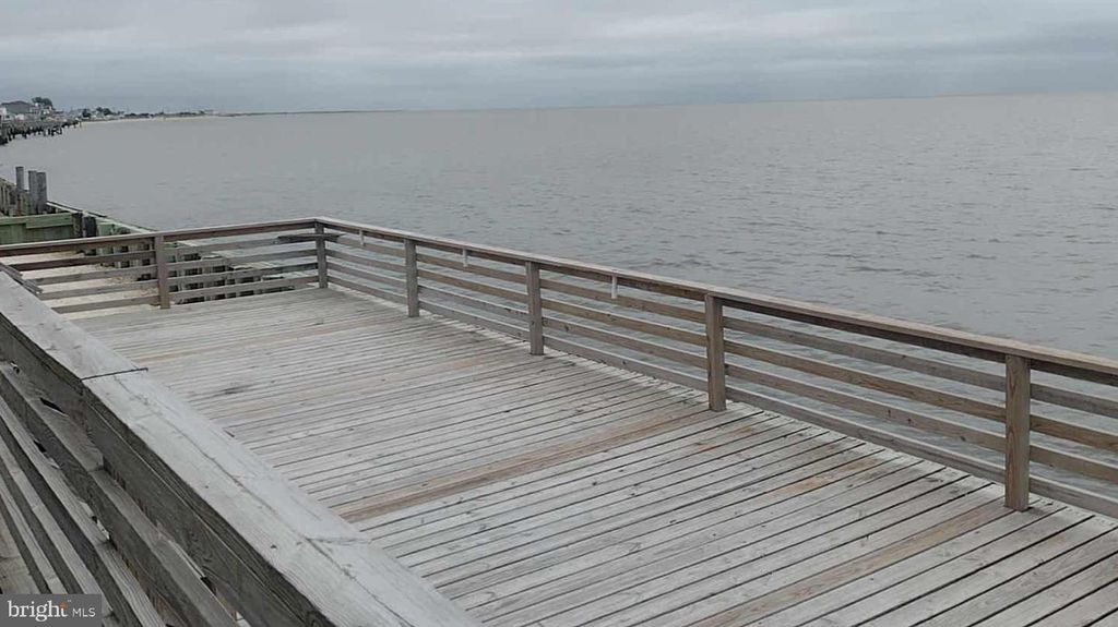 212 NEW JERSEY AVE, Fortescue, NJ 08321