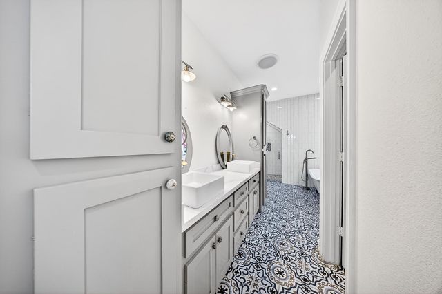 7214 Hershe Street, Houston, TX 77020