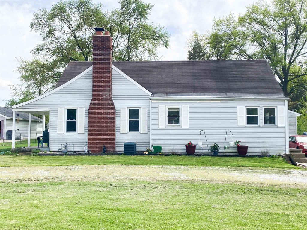 6913 E Jackson Street, Muncie, IN 47303