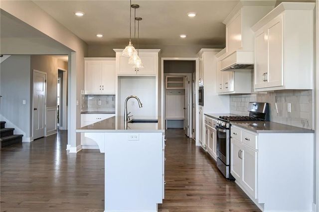 13630 Clover Court, Kearney, MO 64060