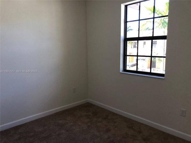 105 SE 33rd Ter 105, Homestead, FL 33033