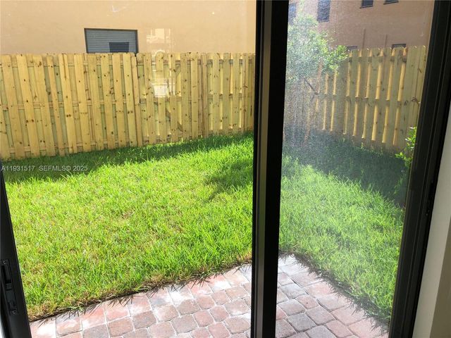 105 SE 33rd Ter 105, Homestead, FL 33033