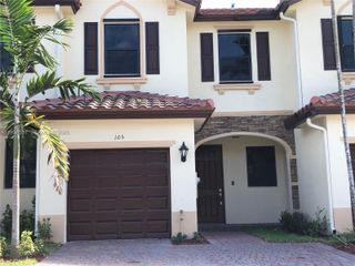 105 SE 33rd Ter 105, Homestead, FL 33033