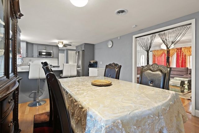 134 Oak St, Brockton, MA 02301