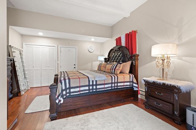 134 Oak St, Brockton, MA 02301