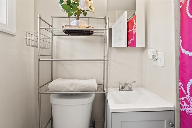 134 Oak St, Brockton, MA 02301