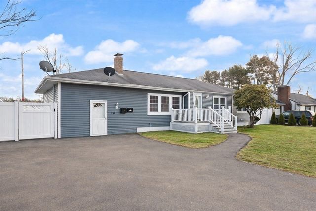 134 Oak St, Brockton, MA 02301