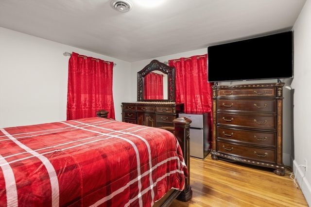 134 Oak St, Brockton, MA 02301