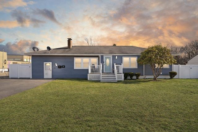 134 Oak St, Brockton, MA 02301