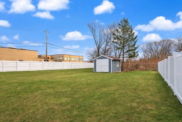 134 Oak St, Brockton, MA 02301