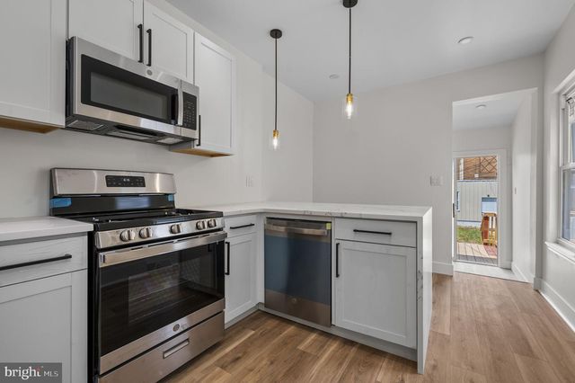 427 CHESTNUT ST, West Reading, PA 19611