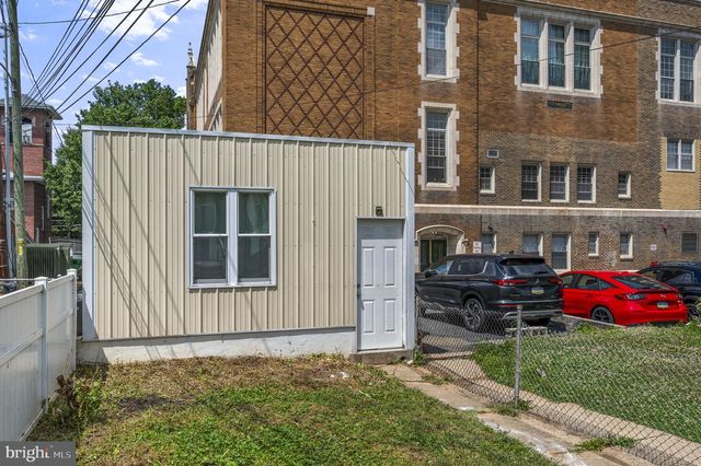 427 CHESTNUT ST, West Reading, PA 19611