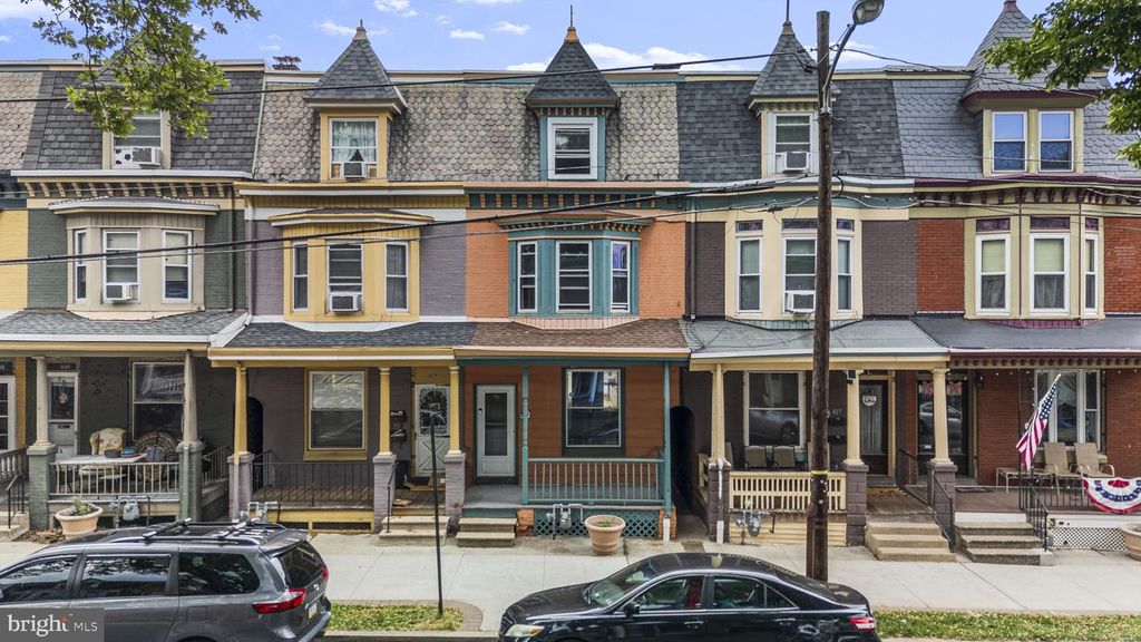 427 CHESTNUT ST, West Reading, PA 19611