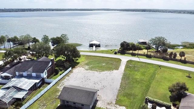 3155 LAKESHORE DRIVE, Mount Dora, FL 32757