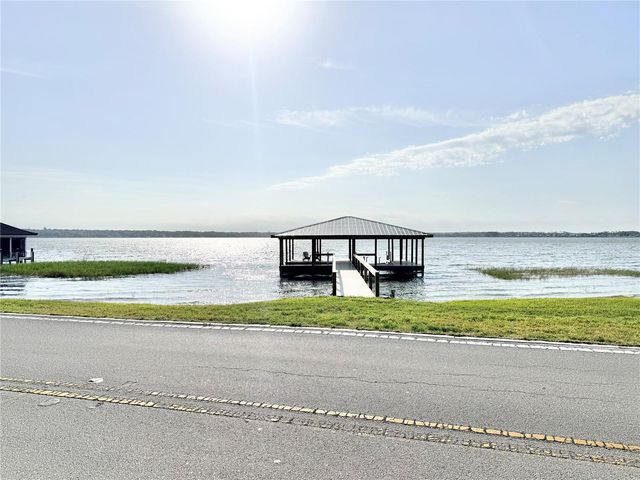 3155 LAKESHORE DRIVE, Mount Dora, FL 32757