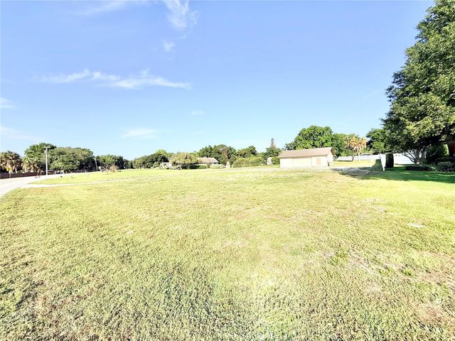 3155 LAKESHORE DRIVE, Mount Dora, FL 32757