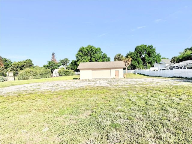 3155 LAKESHORE DRIVE, Mount Dora, FL 32757