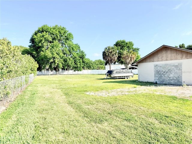 3155 LAKESHORE DRIVE, Mount Dora, FL 32757