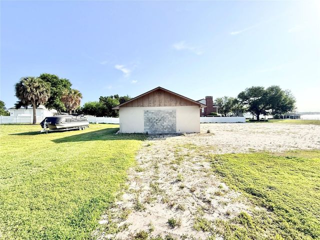 3155 LAKESHORE DRIVE, Mount Dora, FL 32757
