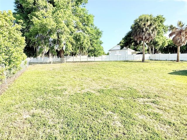 3155 LAKESHORE DRIVE, Mount Dora, FL 32757