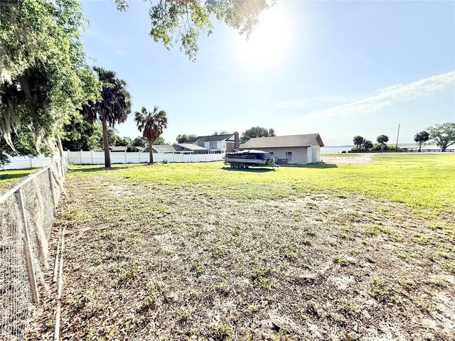 3155 LAKESHORE DRIVE, Mount Dora, FL 32757