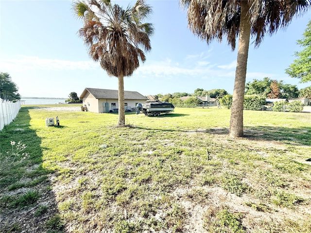 3155 LAKESHORE DRIVE, Mount Dora, FL 32757