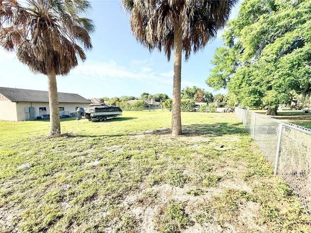3155 LAKESHORE DRIVE, Mount Dora, FL 32757
