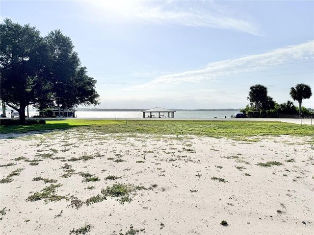 3155 LAKESHORE DRIVE, Mount Dora, FL 32757