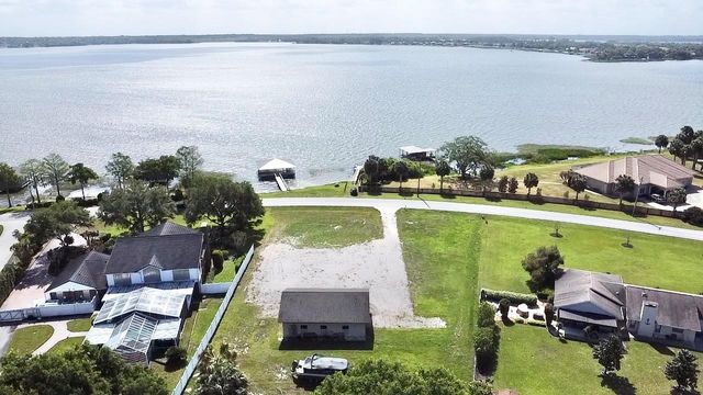 3155 LAKESHORE DRIVE, Mount Dora, FL 32757