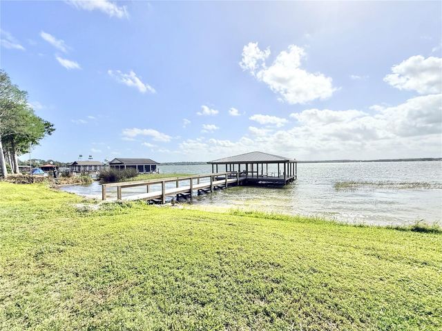 3155 LAKESHORE DRIVE, Mount Dora, FL 32757
