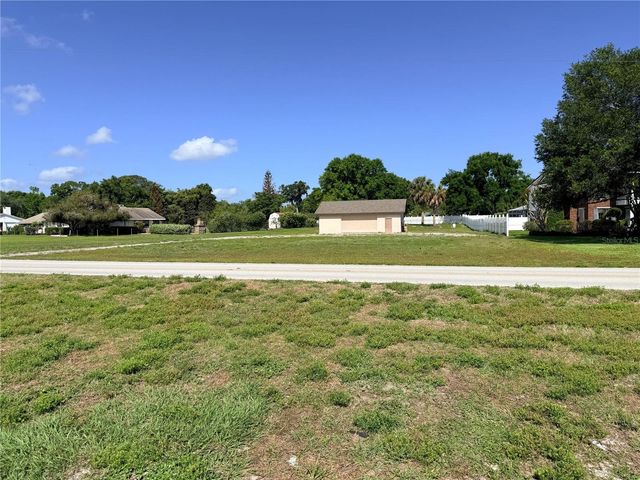 3155 LAKESHORE DRIVE, Mount Dora, FL 32757