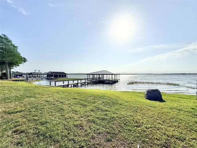 3155 LAKESHORE DRIVE, Mount Dora, FL 32757
