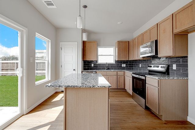 10504 Ruffin Drive, Fort Worth, TX 76131