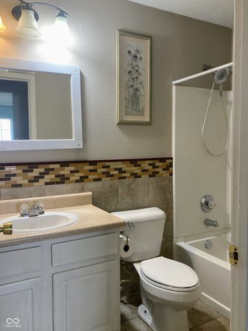 5661 Sweet River Drive, Indianapolis, IN 46221