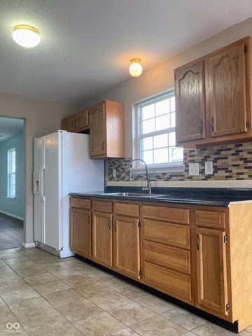 5661 Sweet River Drive, Indianapolis, IN 46221